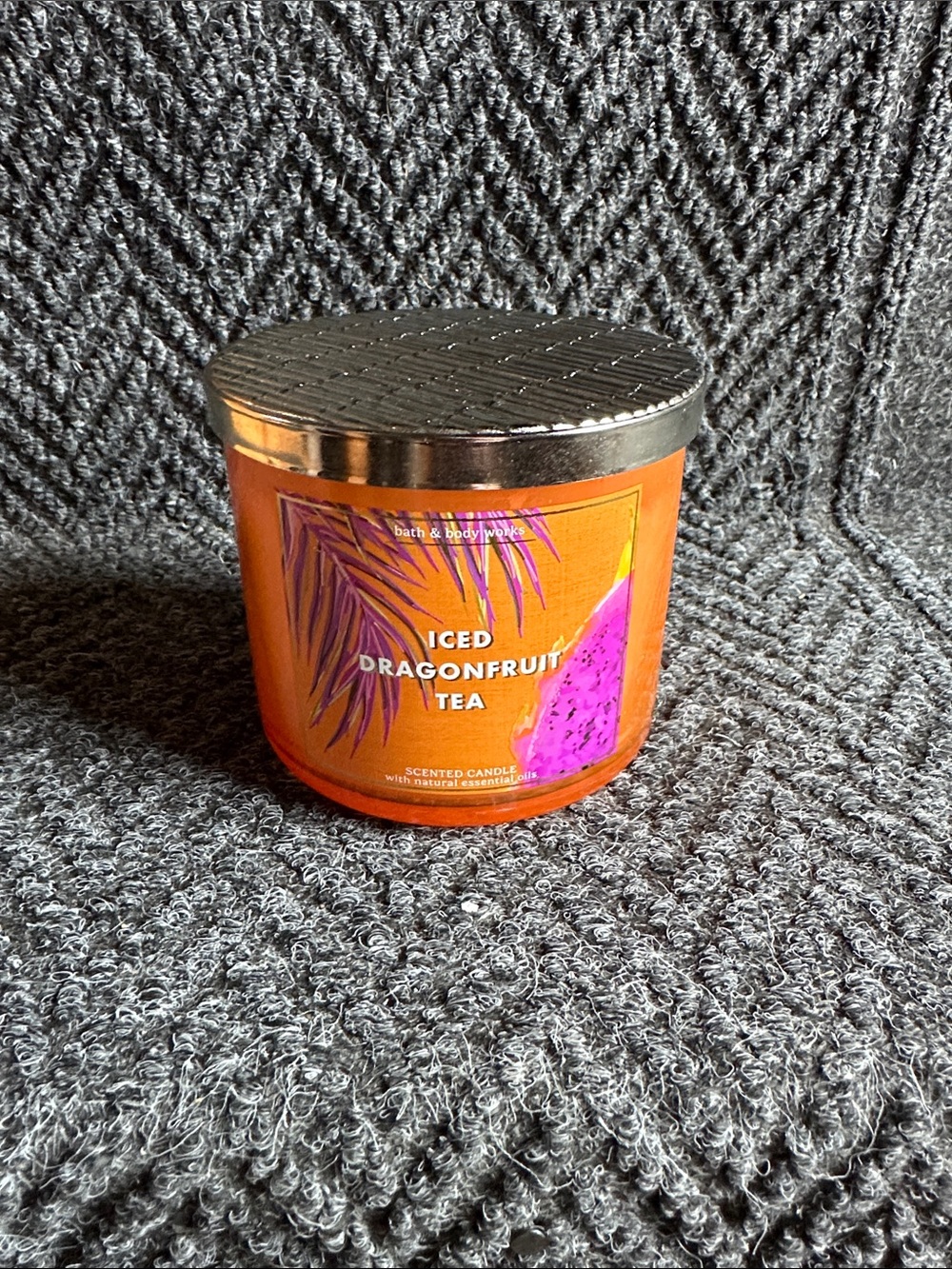 Bath & Body Works Iced Dragonfruit Tea 3 Wick Candle